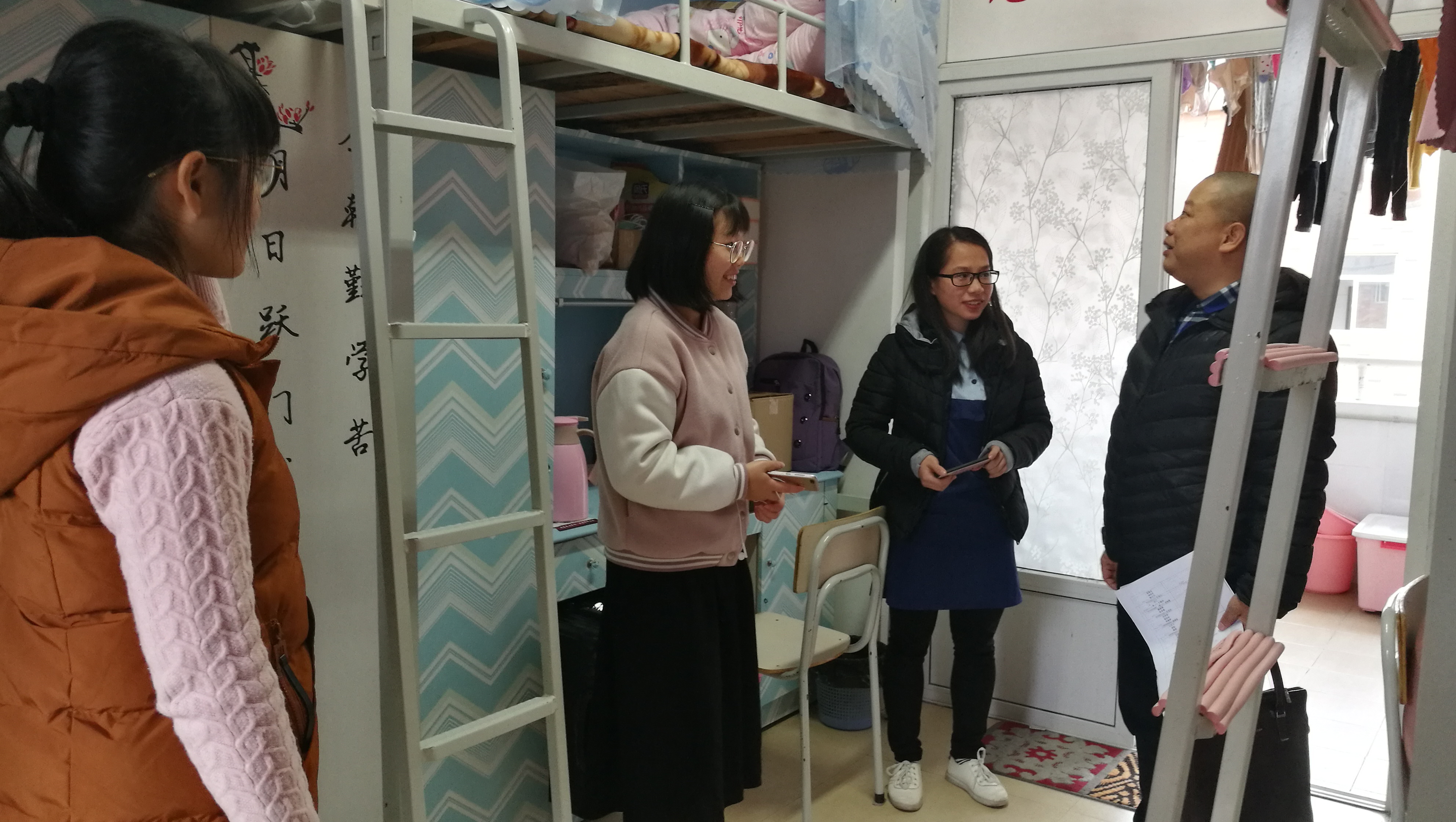 马克思主义学院扎实开展学生宿舍安全隐患大排查工作